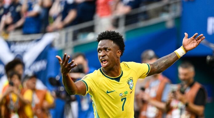 Vinicius trascina il Brasile al primo posto nel girone C, 3-0 alla Scozia