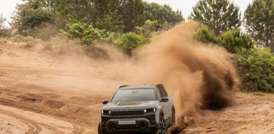 Jeep dedica una mini serie web sulle capacità off road della nuova Compass 4XE