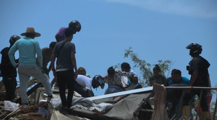 Venezuela, salgono a 235 i morti, 4.300 i feriti. 70mila famiglie senza tetto