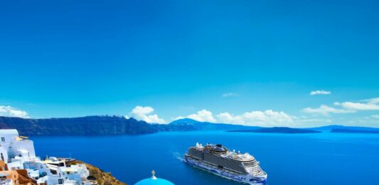 Crociere, Norwegian Cruise Line scommette sui viaggi multigenerazionali