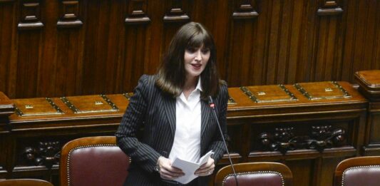 Università, Bernini “Aumentato di 50 milioni il Fondo di Finanziamento Ordinario”