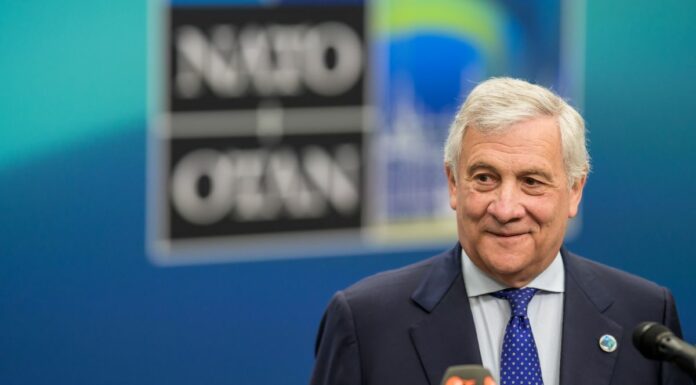 Tajani “Noi a schiena dritta con gli Usa, saremo a Villa Taverna a testa alta”