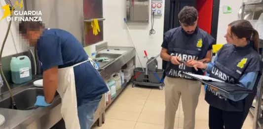 Operazioni della GDF contro il lavoro in nero nella provincia di Varese: 33 irregolari, sanzionati 18 imprenditori