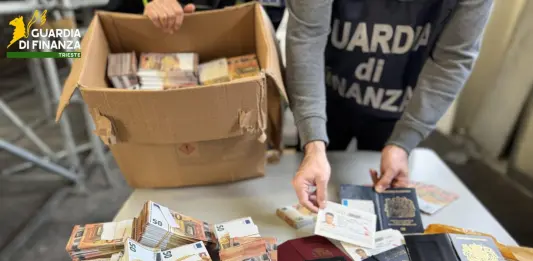 Maxi sequestro a Trieste di oltre 1,17 milioni di euro in banconote false e documenti contraffatti