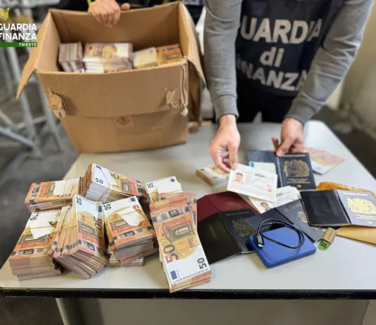 Maxi sequestro a Trieste di oltre 1,17 milioni di euro in banconote false e documenti contraffatti