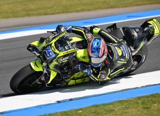 MotoGP, ad Assen vince Ogura davanti a Fernandez. 4° Di Giannantonio, brutta caduta per Bezzecchi