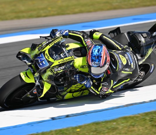 MotoGP, ad Assen vince Ogura davanti a Fernandez. 4° Di Giannantonio, brutta caduta per Bezzecchi