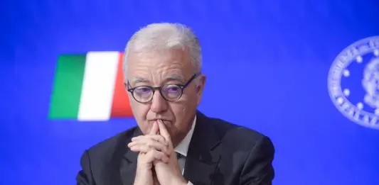 Da Cdm l’ok a due decreti legislativi sull’IA, Mantovano “Italia prima con normativa nazionale organica”