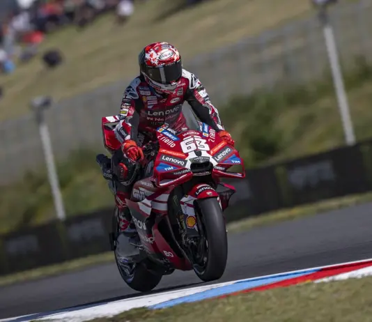 Bagnaia vince la sprint a Brno, Ogura conquista la pole