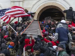 Usa, Trump non esclude un risarcimento per gli assalitori di Capitol Hill