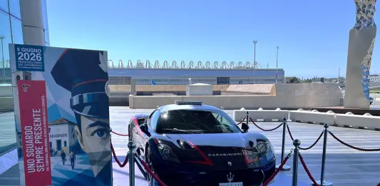 La Maserati del Nucleo Radiomobile dei Carabinieri di Roma in mostra all’aeroporto di Fiumicino