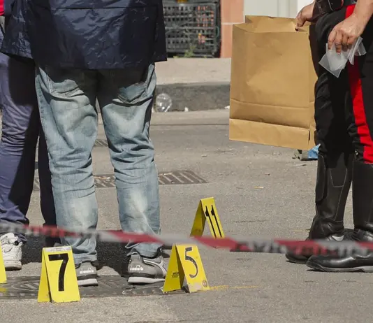 Sparatoria in strada a Napoli, 21enne ucciso sotto casa a Miano