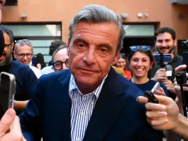 Calenda “Il centro resti fuori dal campo largo”