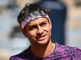 Roland Garros, Cobolli batte Svajda in 4 set e vola ai quarti di finale. In campo Berrettini, poi Arnaldi