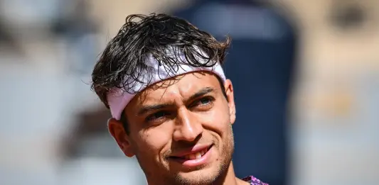 La finale del Roland Garros sarà Cobolli-Zverev, Arnaldi si ritira senza giocare per un virus