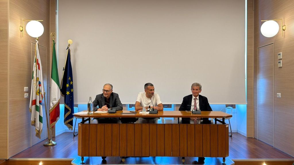 Ex Ilva, Decaro “Decarbonizzazione e reindustrializzazione per garantire lavoro”