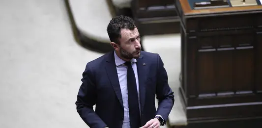 Patente sospesa per un anno al parlamentare Emanuele Pozzolo dopo l’incidente e il test etilometro positivo