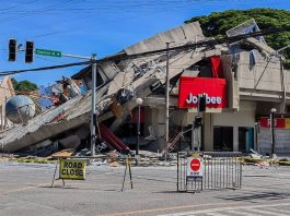 Forte scossa di terremoto di magnitudo 7.8 nelle Filippine, almeno 15 morti e oltre 200 feriti