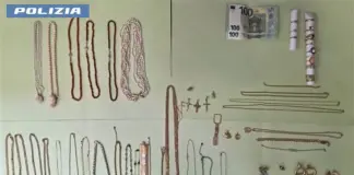 Truffa del falso carabiniere, tre arresti sull’A1 con gioielli e contanti