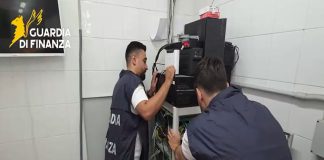 Blitz anti-pirateria a Crotone, 4 denunce e beni sequestrati per 650mila euro