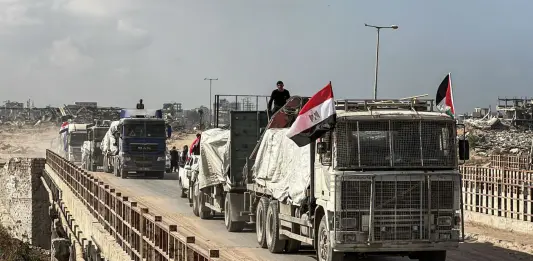Nuovo convoglio con circa 3.002 tonnellate di aiuti umanitari dall’Egitto verso Gaza