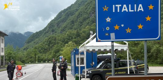 Traffico di migranti sulla rotta balcanica, intercettato e arrestato un passeur in Friuli-Venezia Giulia