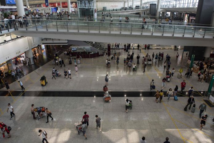 Hong Kong, Ritorna alla normalità la situazione in aeroporto