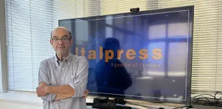 Libri, Roberto Puglisi si racconta in “Amare vuol dire non perdersi mai” / Video