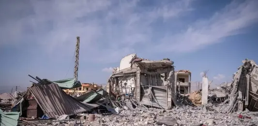 إسرائيل تستهدف مواقع لحزب الله في جنوب لبنان.. ومقتل 3 أشخاص
