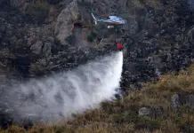 Incendi in provincia di Palermo, le fiamme avvolgono Monte d’Oro