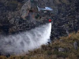 Incendi in provincia di Palermo, le fiamme avvolgono Monte d’Oro