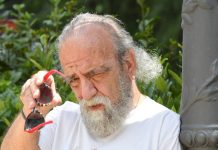 Giobbe Covatta compie 70 anni e torna in scena