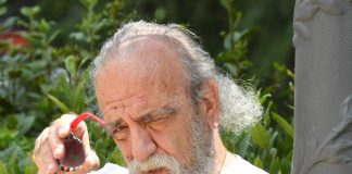 Giobbe Covatta compie 70 anni e torna in scena
