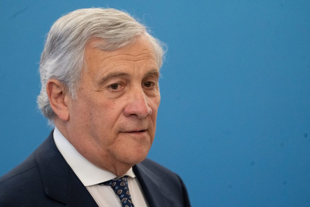 Fisco, Tajani “Forza Italia propone di detassare le tredicesime e ridurre il bollo auto”