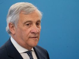 Tajani “Mai andati in ginocchio da Trump, noi sempre a testa alta”