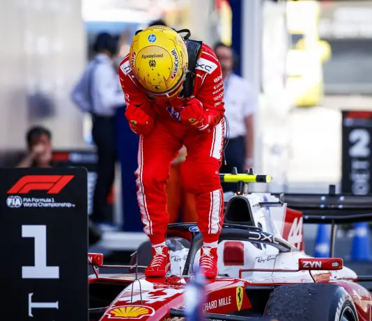 F1, la Ferrari torna a vincere: Hamilton trionfa a Barcellona davanti a Russell. Ritiri per Antonelli e Leclerc
