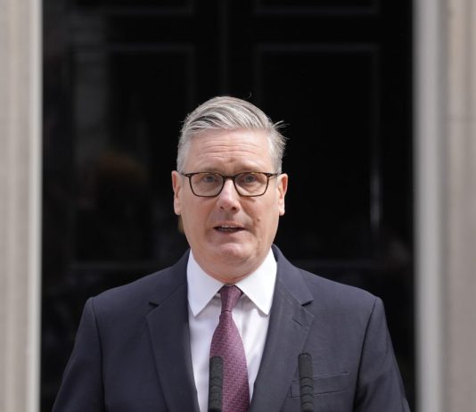 Il premier britannico Keir Starmer annuncia le sue dimissioni: “Metto il Paese al primo posto”