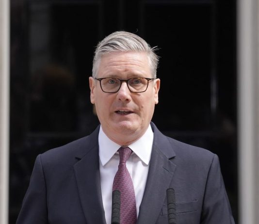 Il premier britannico Keir Starmer annuncia le sue dimissioni: “Metto il Paese al primo posto”