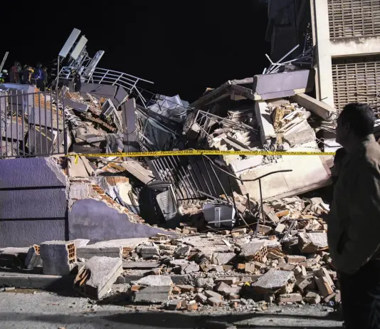 Violento terremoto in Venezuela di magnitudo 7.2 e 7.5, decine di morti e centinaia di feriti. Verifiche su italiani