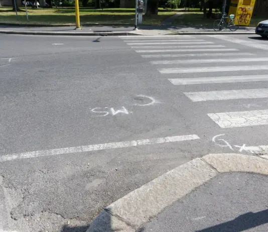 Incidente in monopattino a Milano, morto un 19enne