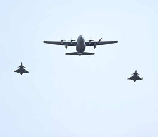 La Svezia intercetta due jet russi sul Baltico: “Nessuna violazione dello spazio aereo”