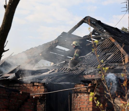 Ucraina, raid russi su Kharkiv: quattro vittime e 24 feriti