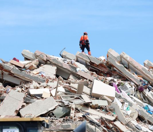 Terremoto in Venezuela, sotto le macerie a La Guaira anche 100 espulsi dagli Usa