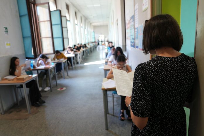 Milano, esami di maturità, Istituto Bertarelli, gli studenti affrontano la prima prova scritta di italiano