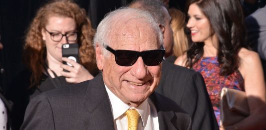 Mel Brooks, compie 100 anni il genio della risata