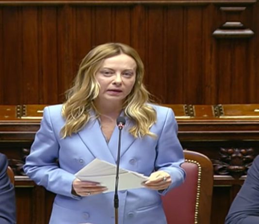 Meloni alla Camera “La nostra linea sull’Ucraina non cambia, sosteniamo le sanzioni alla Russia”. Sul Medio Oriente “L’Italia non intende diventare parte del conflitto”