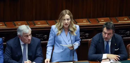 Meloni “Pieno sostegno a Kiev, una figura autorevole per l’Ue tratti con la Russia”. Attacco a Pozzolo e M5S nelle repliche