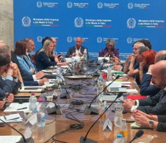 Electrolux, al via il confronto al Mimit. Urso “Ora nuova proposta sostenibile e condivisa”
