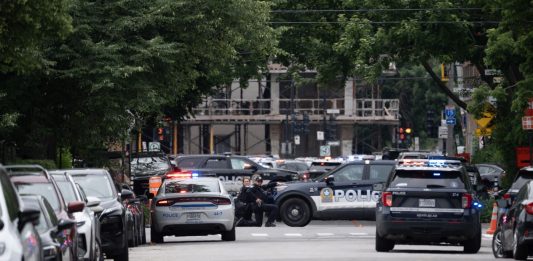 Sparatoria nel quartiere ebraico di Montreal, tre morti compreso l’aggressore