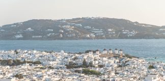 A Mykonos per un addio al nubilato, 38enne italiana muore in un incidente stradale